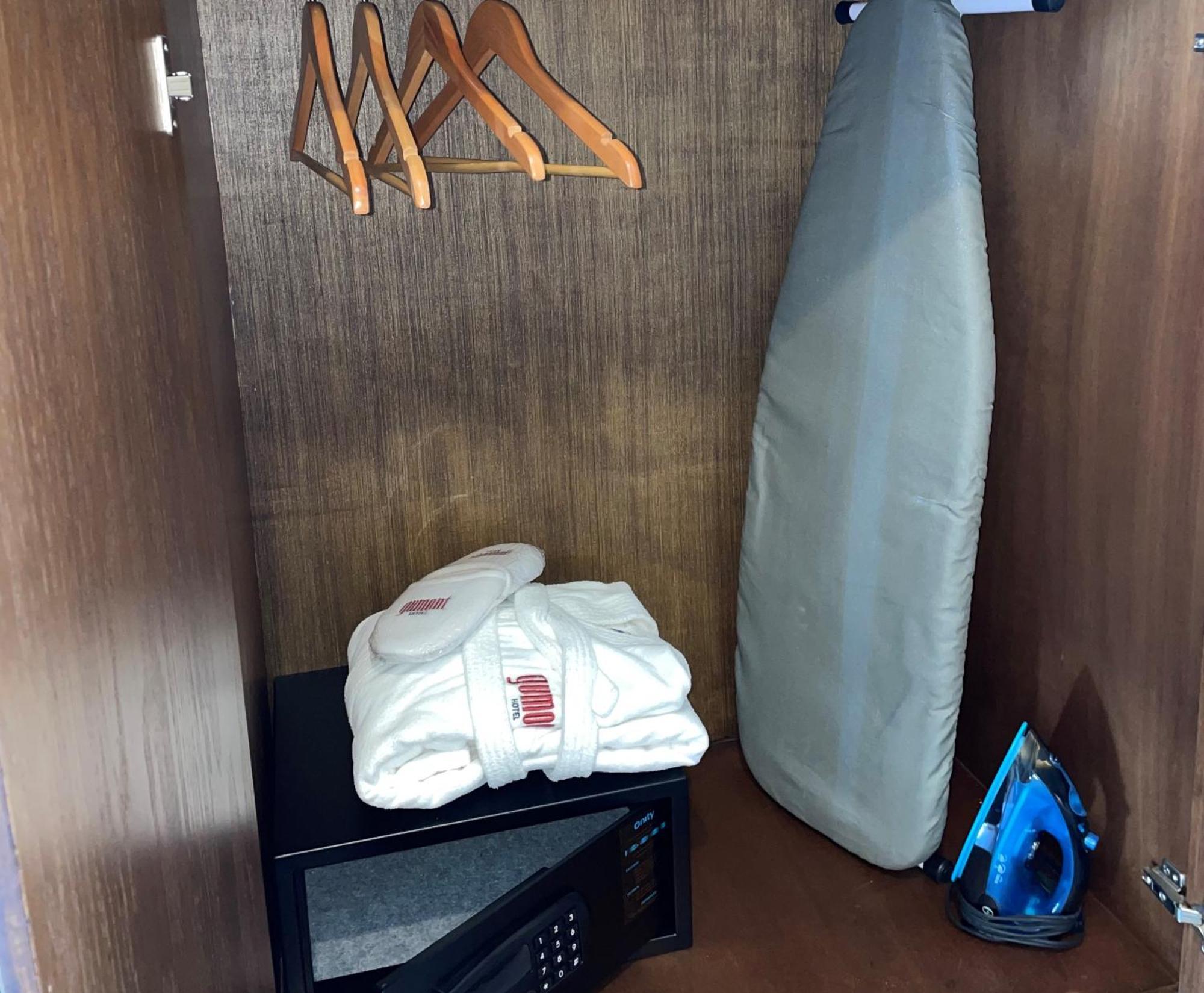 Gumont Guadalajara Lopez Mateos - Minerva Hotel Стая снимка